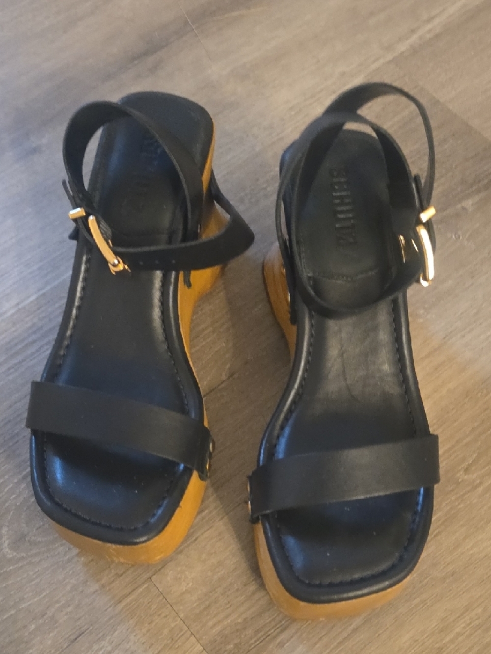 SCHUTZ Black Leather Platform Wedge Sandals with Wood-Tone Sole